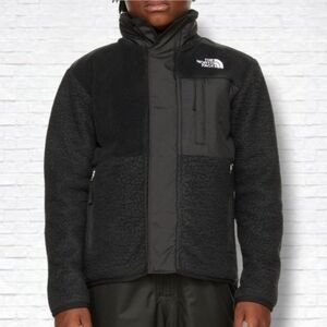 The North Face Kids Kids Black Mashup Jacket Size S/7-8 YRS